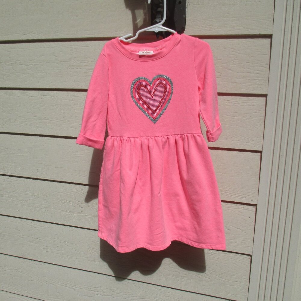 Girls Cat & Jack peach dress -  glittery heart on front Sz S 6/6x valentines Day